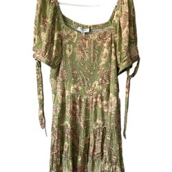 NWT Agua Bendita x Target Sleeve Romantic Floral Tile Puff Sleeve Dress Large   Comes from a pet and smoke free home. Measurements are in the pictures