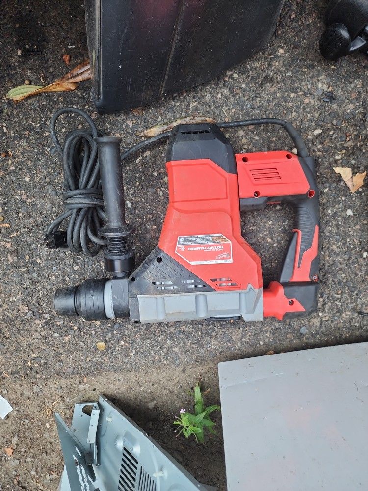 Milwaukee Power Tools