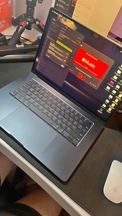 2025 Apple MacBook Air M4 15-inch Midnight