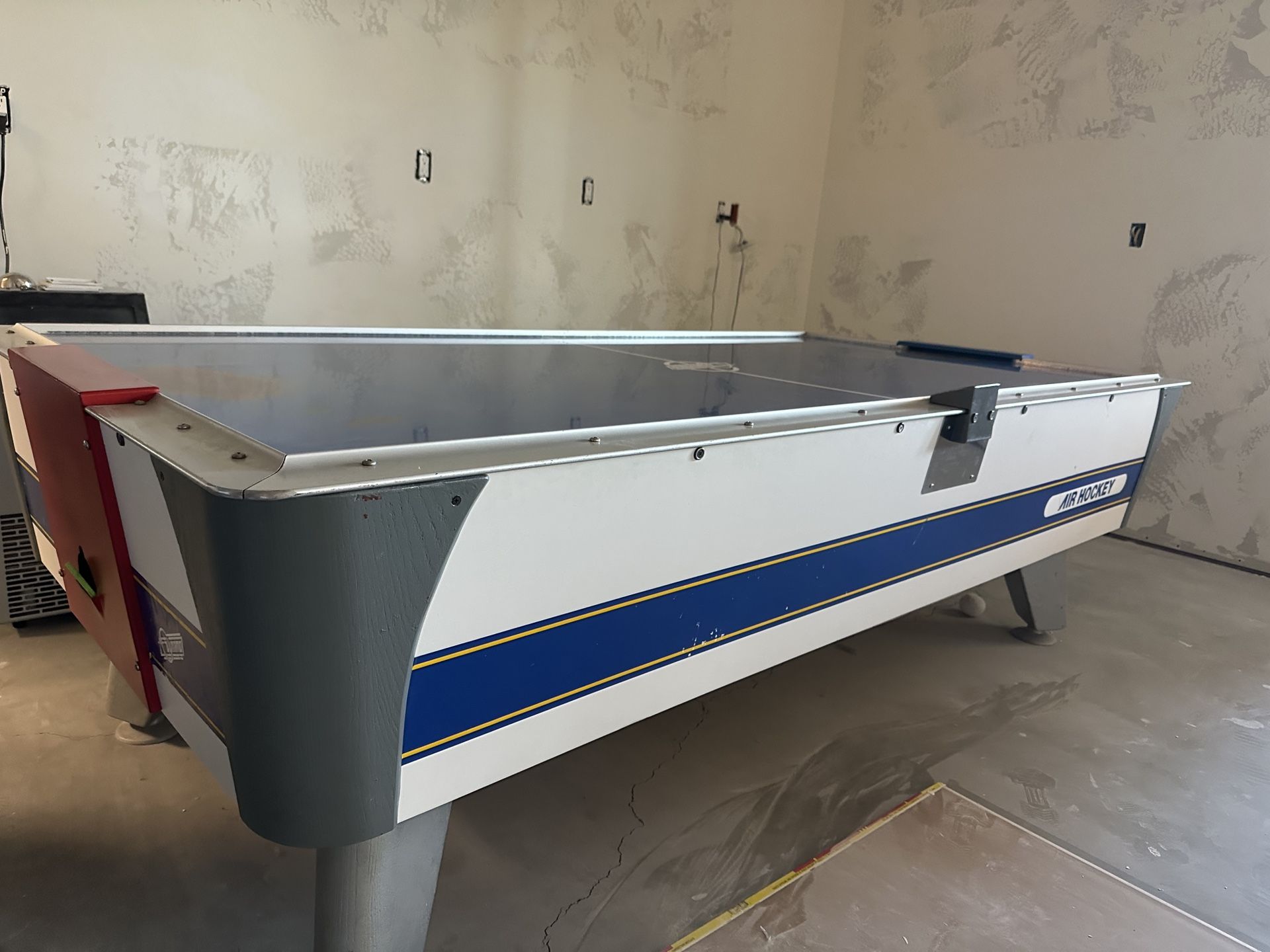 Dynamo Air Hockey Table