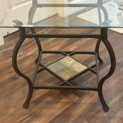 Like New End Table/Display Table 