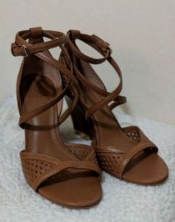 Tory Burch Wedge (7.5)