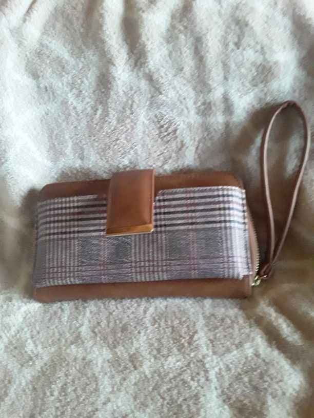 Wristlet Wallet  Holds Cellphone New