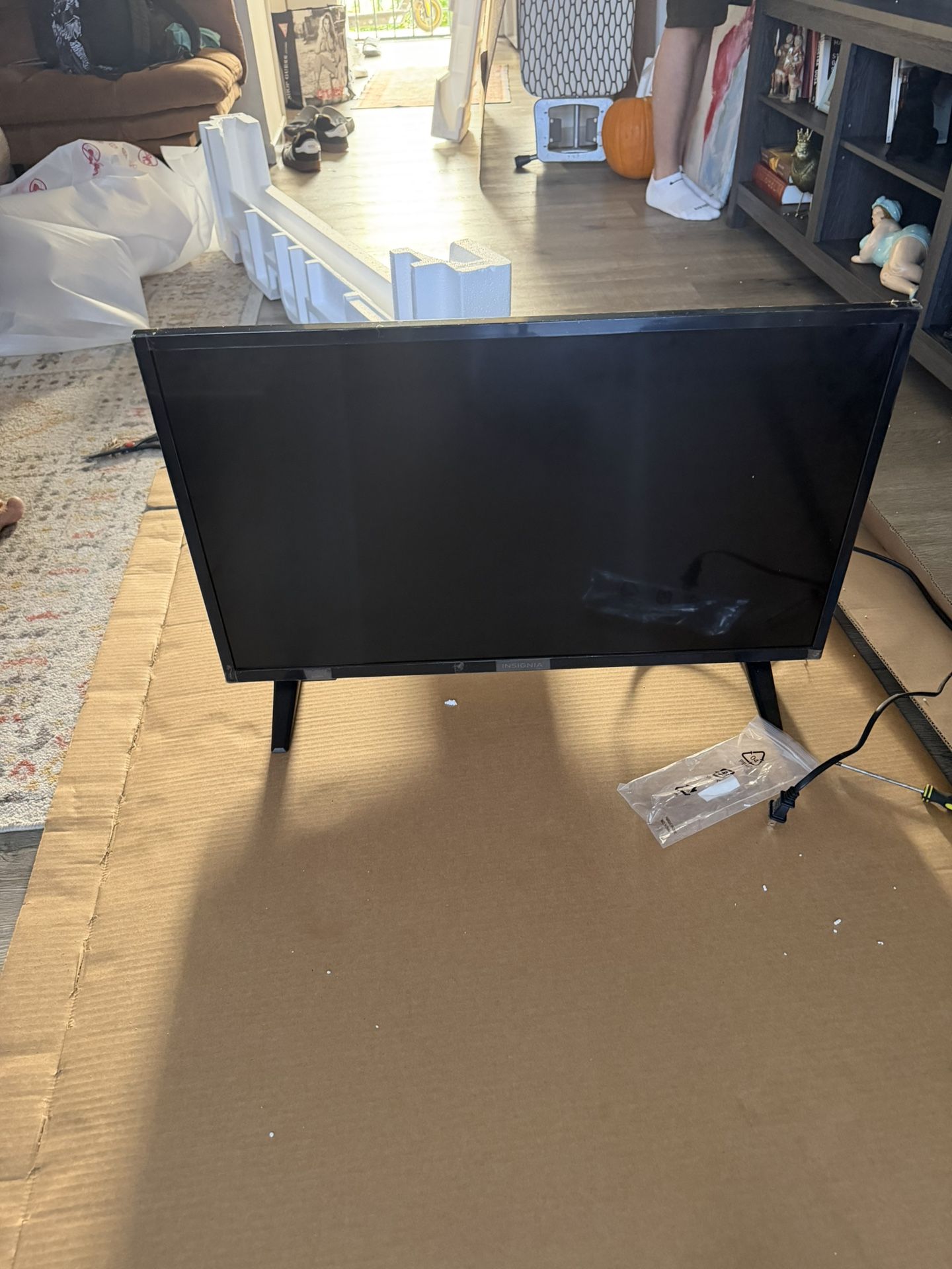 TV 32 Inch