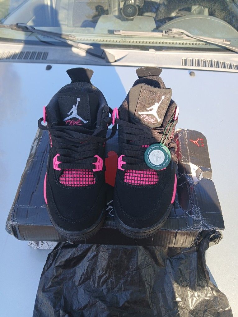 Air Jordan Retro 4s