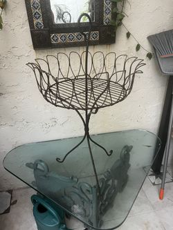 wrought iron garden stand 