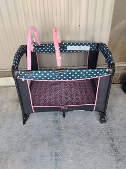 Minnie mouse folding play pen