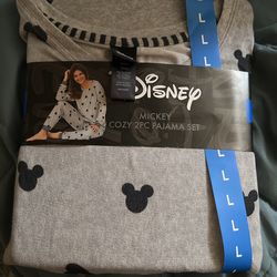 Women’s Disney PJ Set 