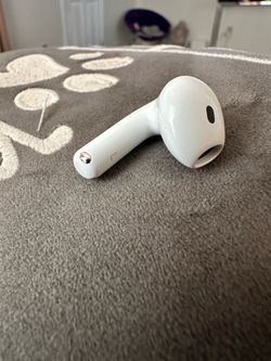 Apple AirPods 4, left side