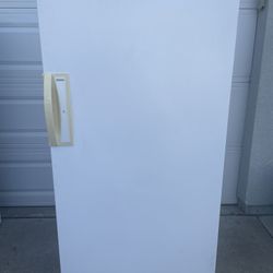 Kenmore Standup Freezer For $280. Dimensions Are 32Wx27Dx65H. Pick Up Only. 