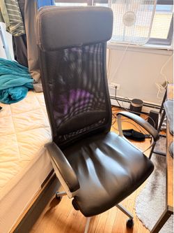 IKEA Markus Black Leather Office Chair (Retails: 400 USD)