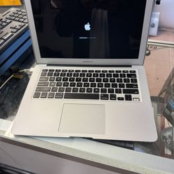 Apple MacBook Air 13-inch (2017) | 1.8GHz | 8GB RAM | 128GB SSD | macOS 12