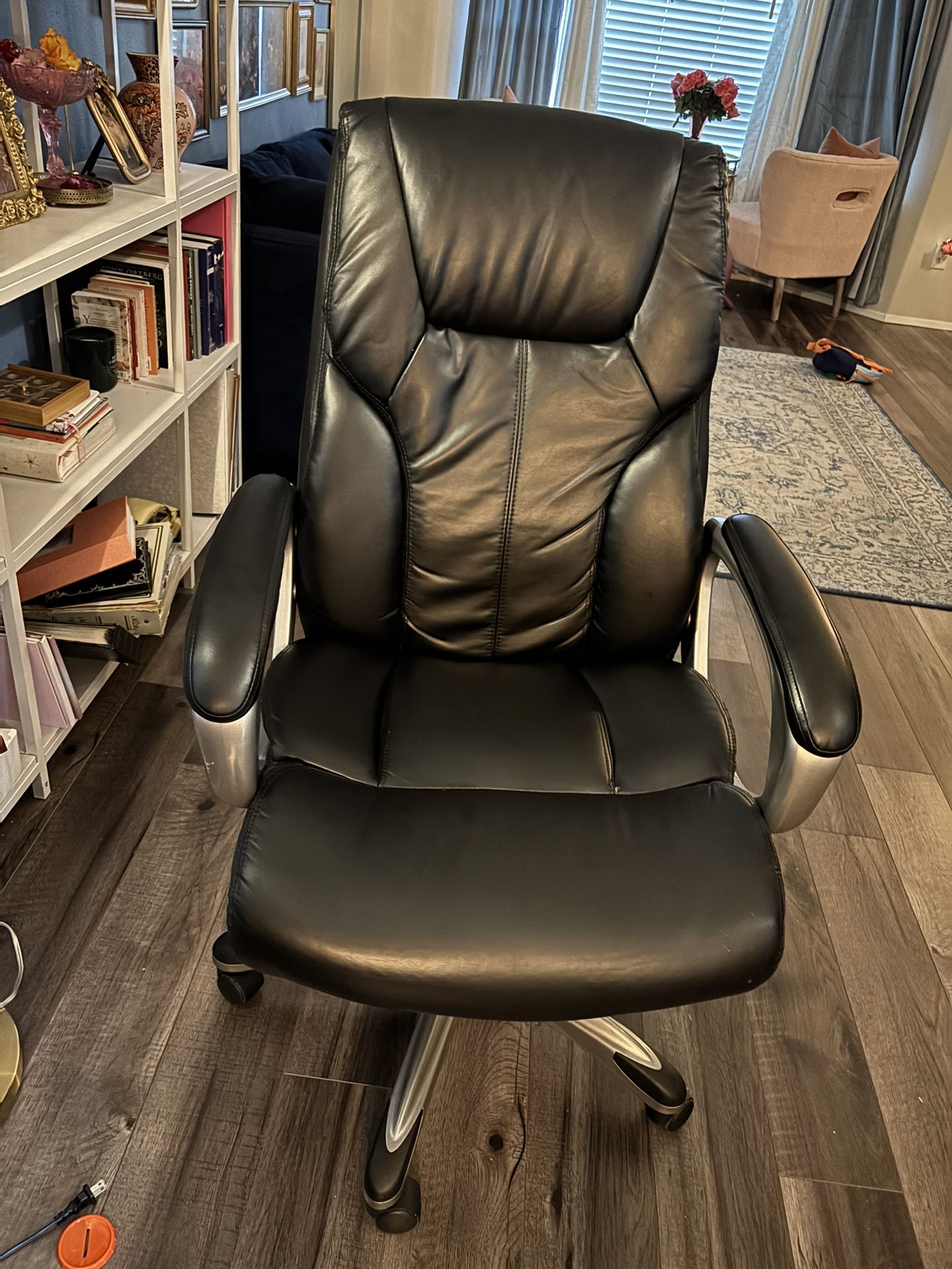 Amazon Basics Executive High Back Office Desk Chair, Adjustable Height, Tilt, Swivel, one Size, Black/Silver