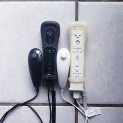 Nintendo Wii Motion Plus Remote Nunchuck 