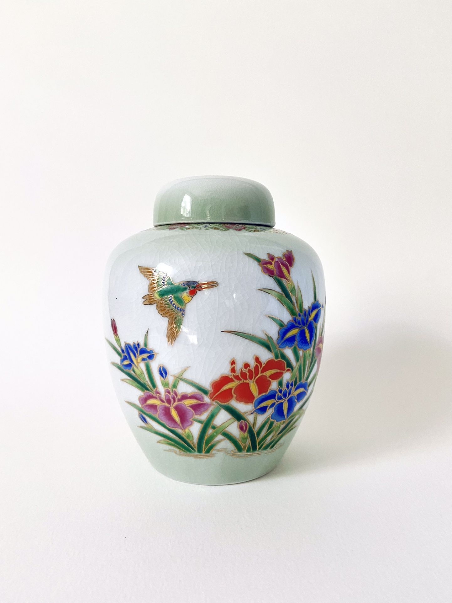 Vintage small iris flower bird vase,Ginger jar with gold trim & lid, MCI,Japan