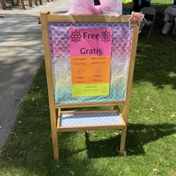 Little Free Libraries - Kids Books, Toys, Clothes, and more all for free/Gratis