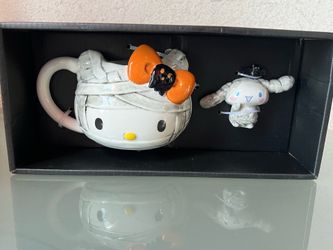 Hello Kitty Mug Set