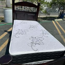 Twin Size Bed (( Complete 