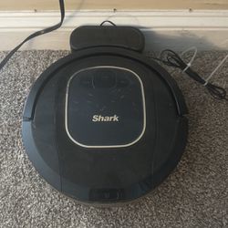 Shark Robot Vacuum Cleaner With Charger 