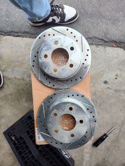 Rear rotors mustang 1994 through 2004 gt v6 near new
