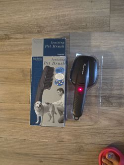 Park Avenue Ionizing Pet Brush