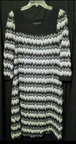 Women's "Chris Mclaughlin" Black/Gray Chevron Pattern Midi Sweater Dress 12