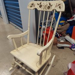 Kids Vintage Rocking Chair