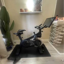 Soul Cycle Bike 