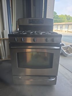 GE Gas Stove And Dishwasher