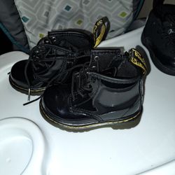 Unisex Dr. Martens Size 5