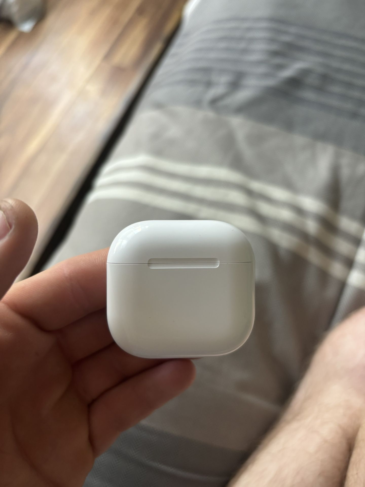 AirPods 4