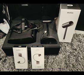 Oculus Rift VR Headset with Accessories