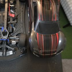 Traxxas X-01.        Axial Kyosho Hpi Redcat Arma Losi 
