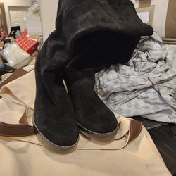Black Boots 