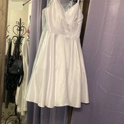 White  Dress Size 6 (small)