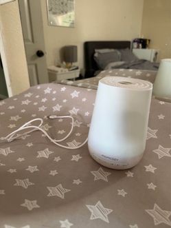 Momcozy sound machine and night light