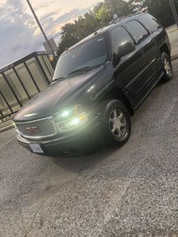2004 GMC Yukon Denali