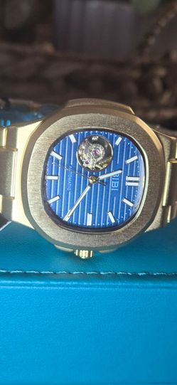 BiBi  Luxury Gold Automatic Skeleton Watch..