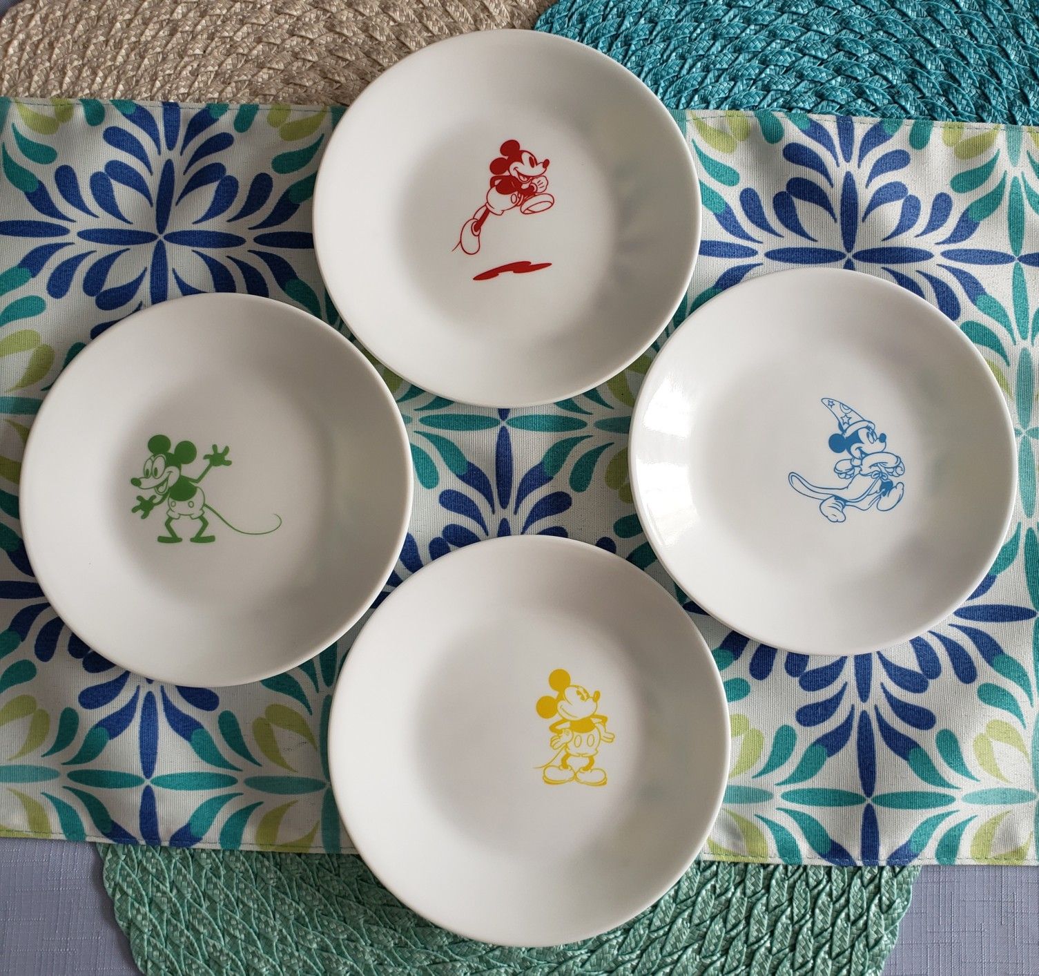 Corelle Mickey 6.75" 4pc Plate Set