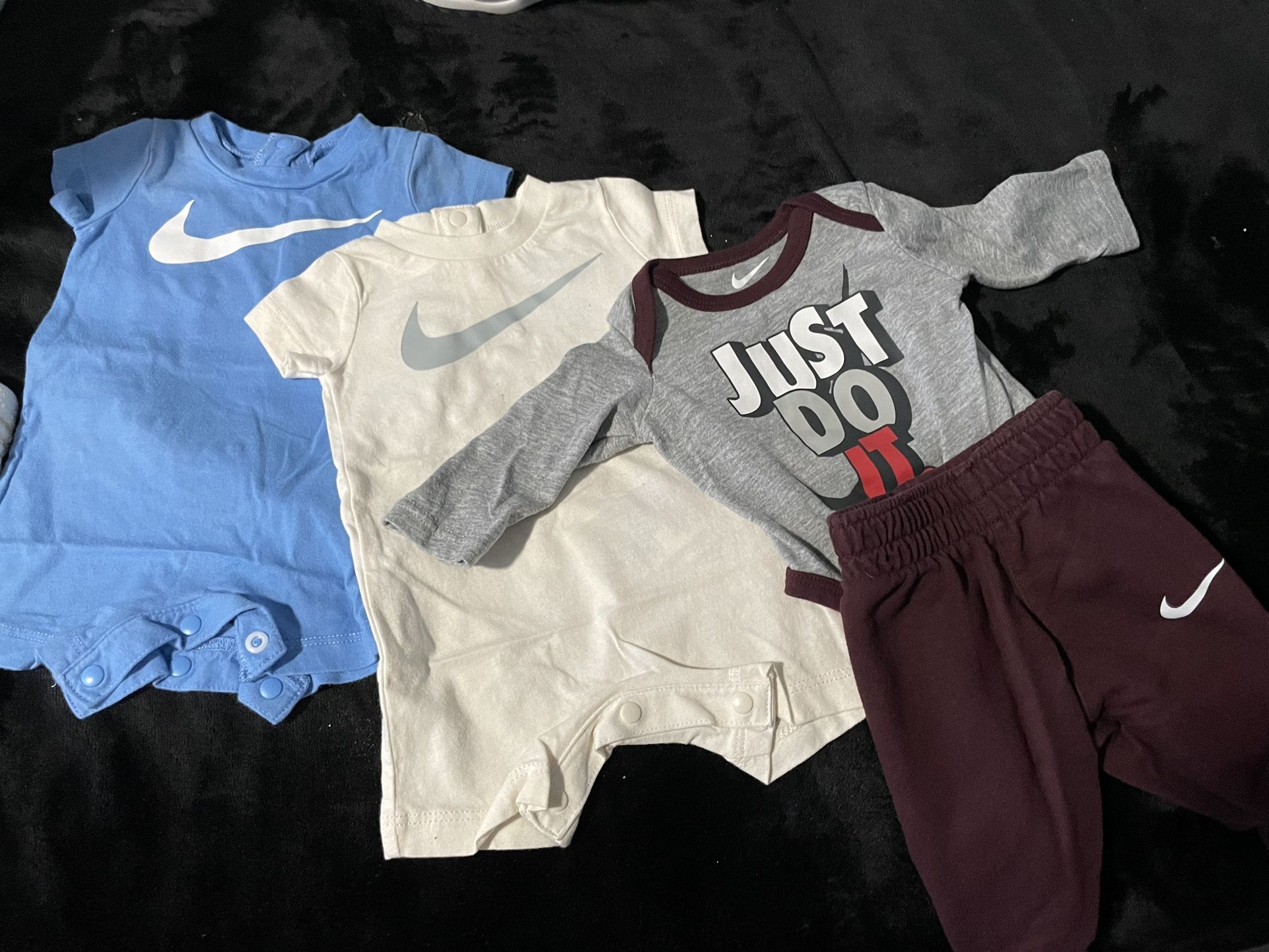 boys NB clothes & Breast Pads 