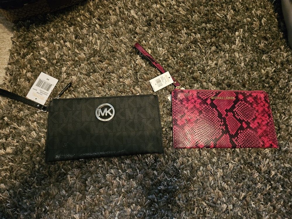 Brand New Michael Kors Large Wristlet/ Clutch