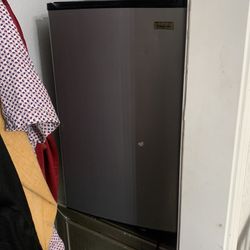 Magic Chef Fridge