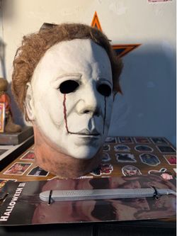 HALLOWEEN II with prop scalpel