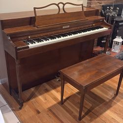 Great Condition Baldwin Howard Piano