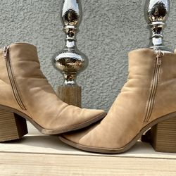 Universal Thread Women’s Whitney Heeled Boots 9.5