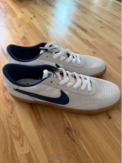 NEW - Nike SB Heritage Vulc  size 9