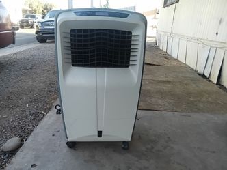 Evaporative cooler  like new