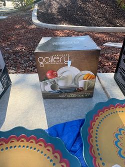 Dinnerware Set