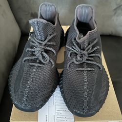 Yeezy Boost 350 V2 Black Non-Reflective Size 9.5