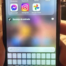 iPhone 12 Pro Max Y iPhone 11 Con Tiktok Instalada Para Su USO